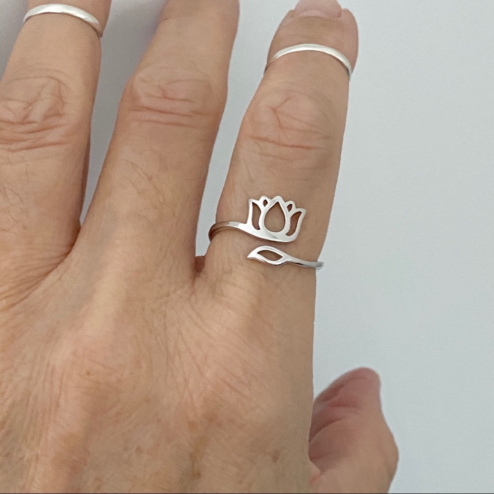Sterling Silver Wraparound Lotus Ring, Boho Ring - Picture 4 of 15